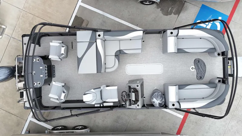 The Image of Avalon Venture 85 Rear Fish - 23' 2025 - 1