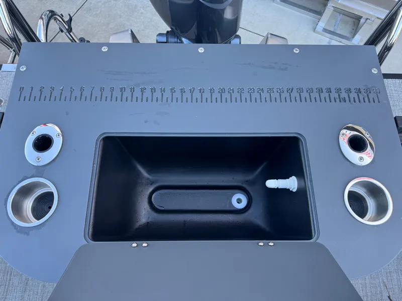 Slide: The Image of Avalon Venture 85 Rear Fish - 23' 2025 - 11