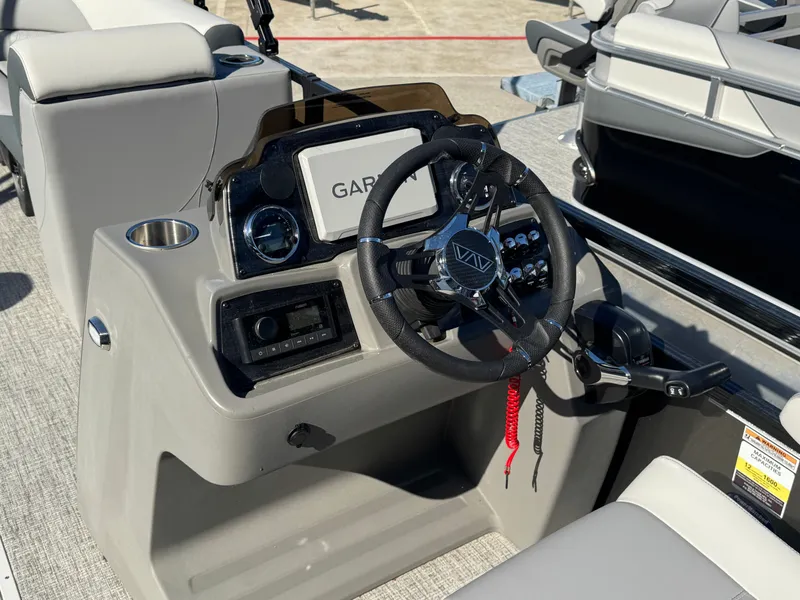 Slide: The Image of Avalon Venture 85 Rear Fish - 23' 2025 - 15