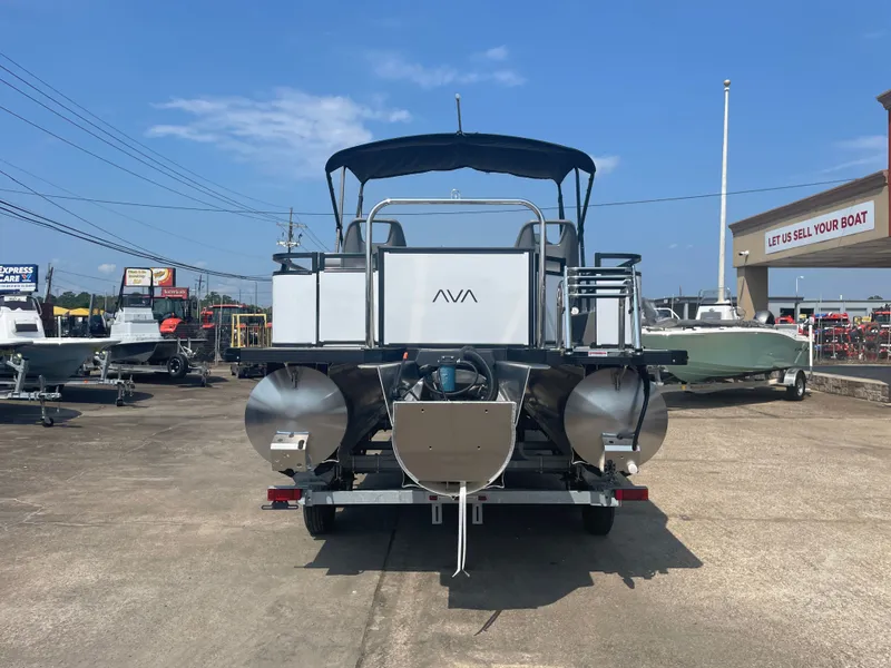 Slide: The Image of Avalon Venture 85 Quad Fish - 23' 2025 - 9