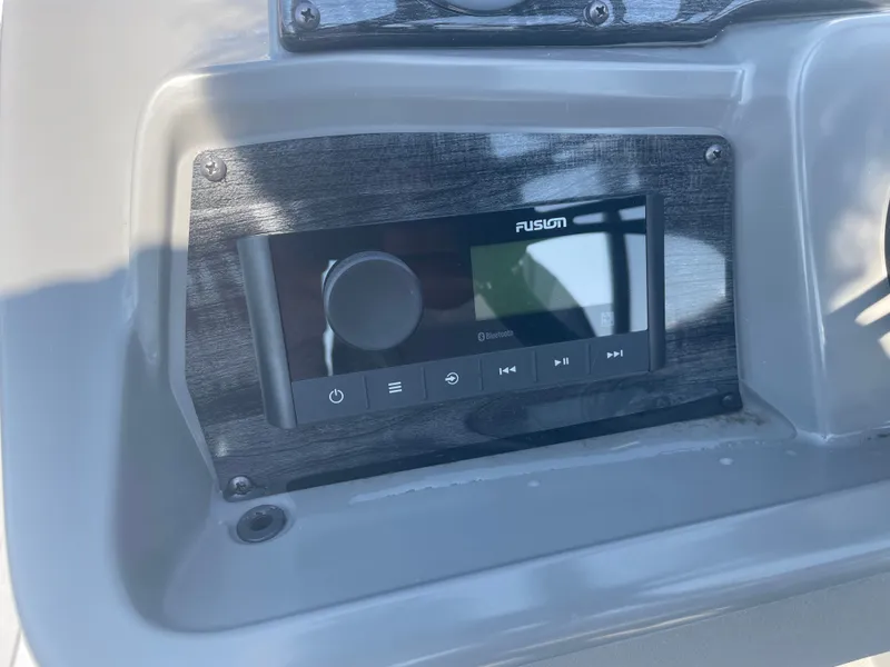 Slide: The Image of Avalon Venture 85 Quad Fish - 23' 2025 - 19