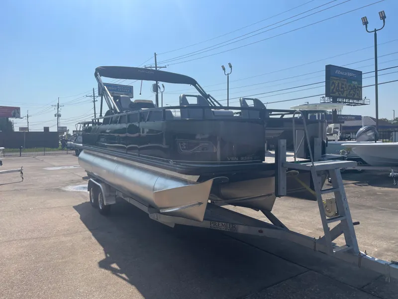 Slide: The Image of Avalon Venture 85 Quad Fish - 23' 2025 - 6