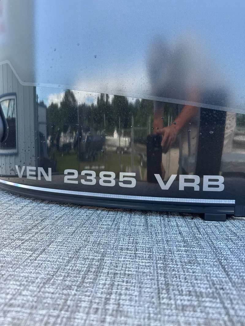 Slide: The Image of Avalon Venture 85 Versatile Rear Bench - 23' 2025 - 10