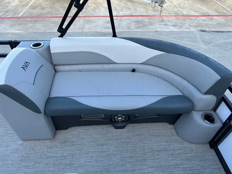 Slide: The Image of Avalon VNT85 VRB23T 2025 - 14