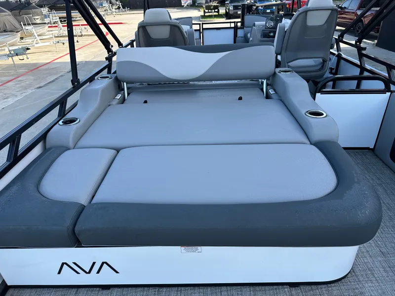 Slide: The Image of Avalon VNT85 VRB23T 2025 - 27