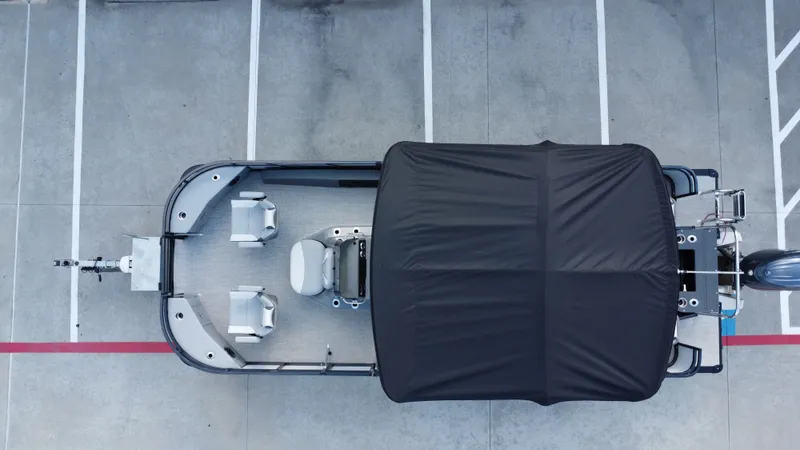 Slide: The Image of Avalon Venture 85 Center Console Fish - 23' 2025 - 19