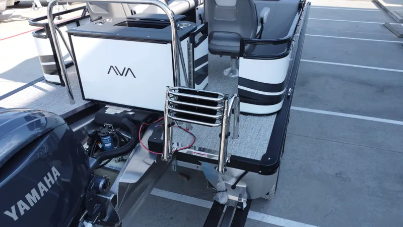 Slide: The Image of Avalon Venture 85 Center Console Fish - 23' 2025 - 26