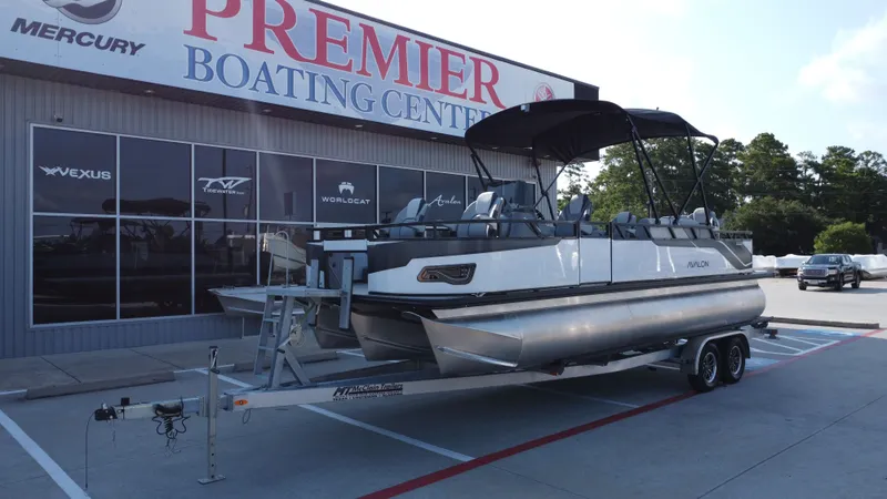 Slide: The Image of Avalon Venture 85 Center Console Fish - 23' 2025 - 5