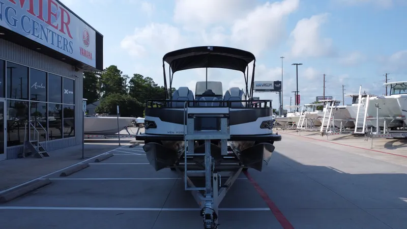 Slide: The Image of Avalon Venture 85 Center Console Fish - 23' 2025 - 8