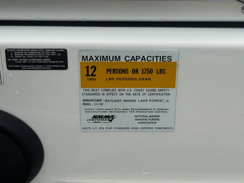 Slide: The Image of Bayliner 215 Deck Boat 2014 - 21