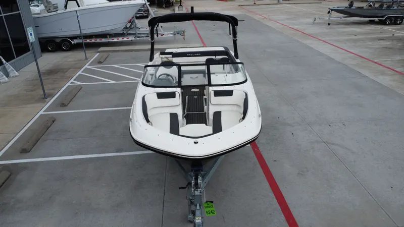 Slide: The Image of Bayliner VR6 2021 - 16