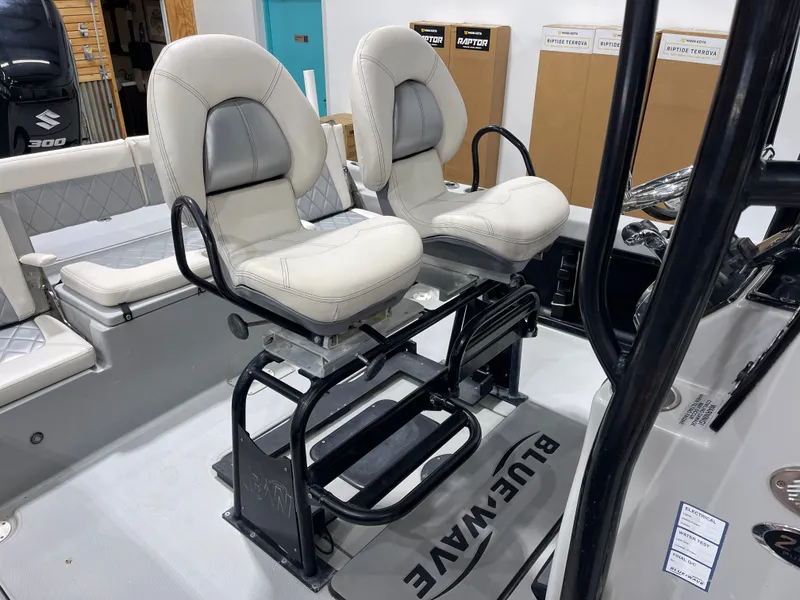 Slide: The Image of Blue Wave 2400 Pure Bay 2020 - 23