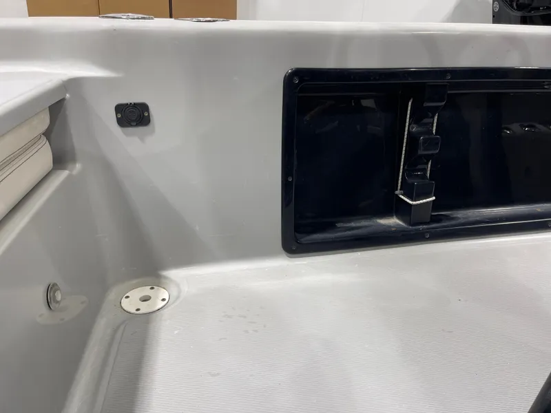 Slide: The Image of Blue Wave 2400 Pure Bay 2020 - 36