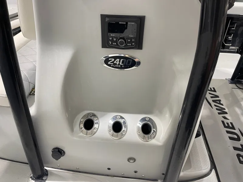 Slide: The Image of Blue Wave 2400 Pure Bay 2020 - 37