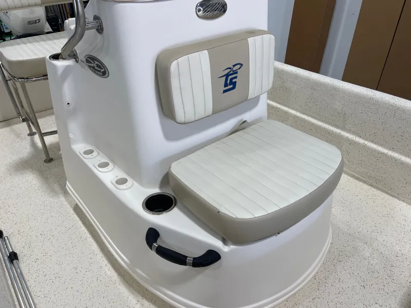 Slide: The Image of Carolina 17 DLX 2020 - 17