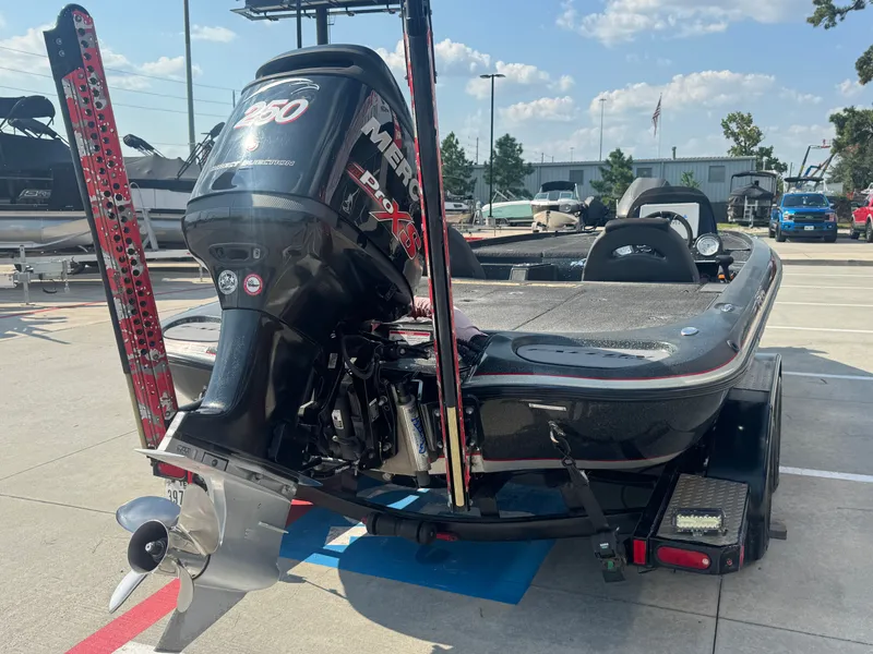 Slide: The Image of Falcon Boats F215 2019 - 9