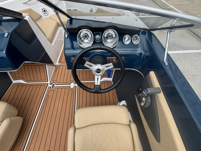 Slide: The Image of Glastron GT 180 2016 - 16