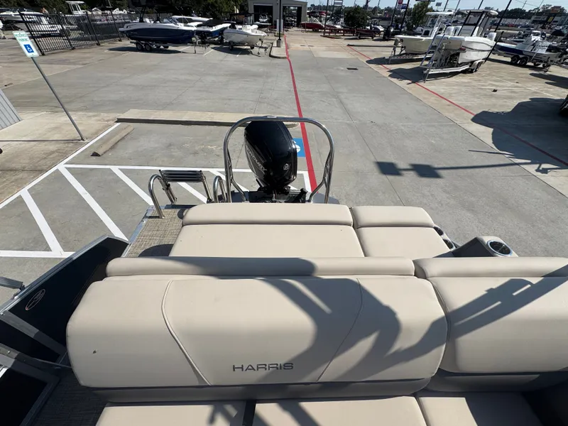 Slide: The Image of Harris Cruiser 210 2023 - 20