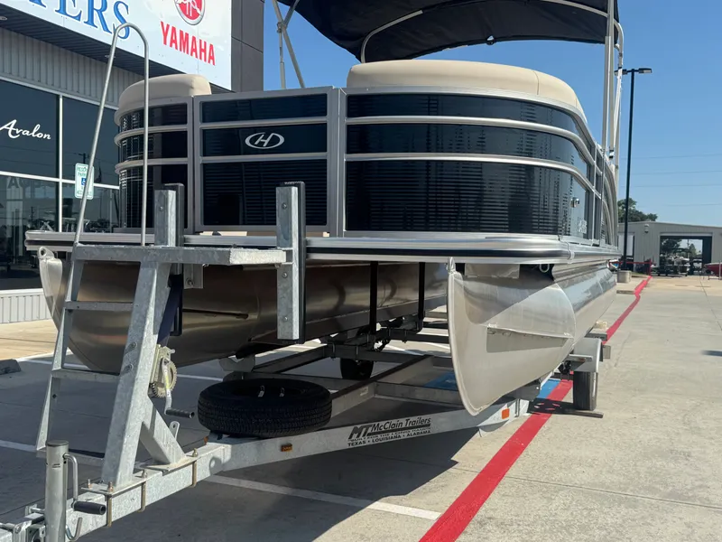 Slide: The Image of Harris Cruiser 210 2023 - 3