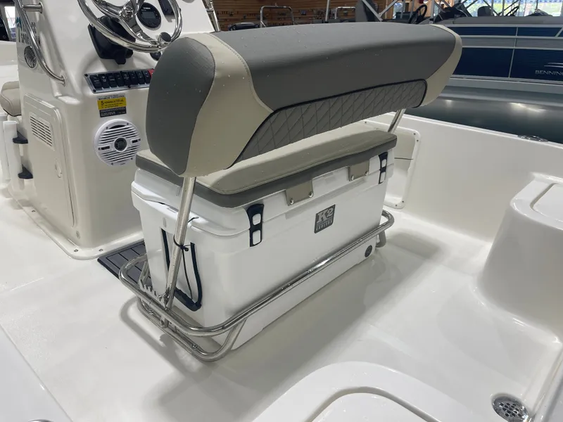 Slide: The Image of Key West 1720 Center Console 2025 - 14