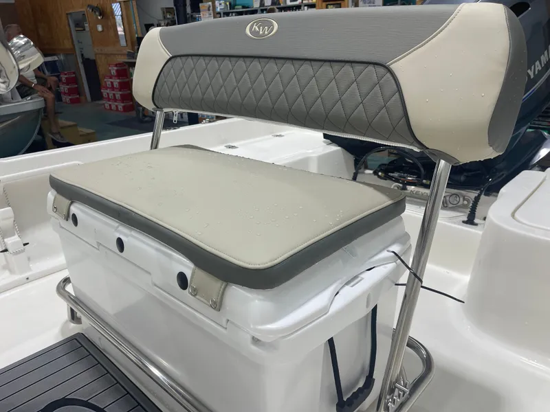 Slide: The Image of Key West 1720 Center Console 2025 - 16