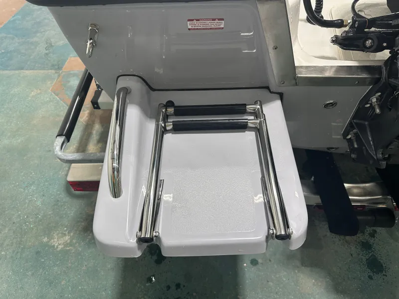 Slide: The Image of Key West 1720 Center Console 2025 - 13