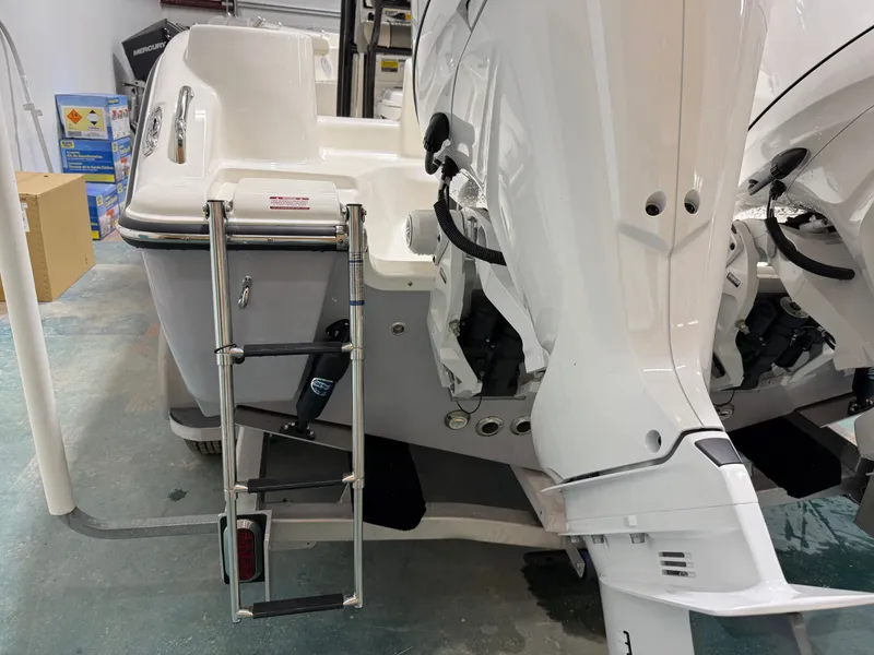 Slide: The Image of Key West 244 Center Console 2025 - 9