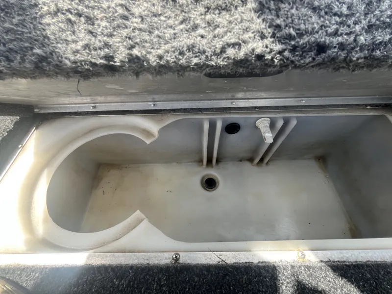 Slide: The Image of Lowe Stinger 175 2019 - 25