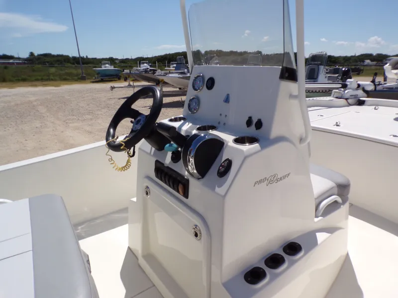 Slide: The Image of Mako Pro Skiff 19 CC 2023 - 19