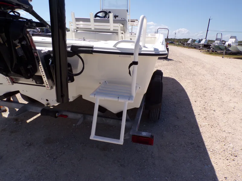 Slide: The Image of Mako Pro Skiff 19 CC 2023 - 28