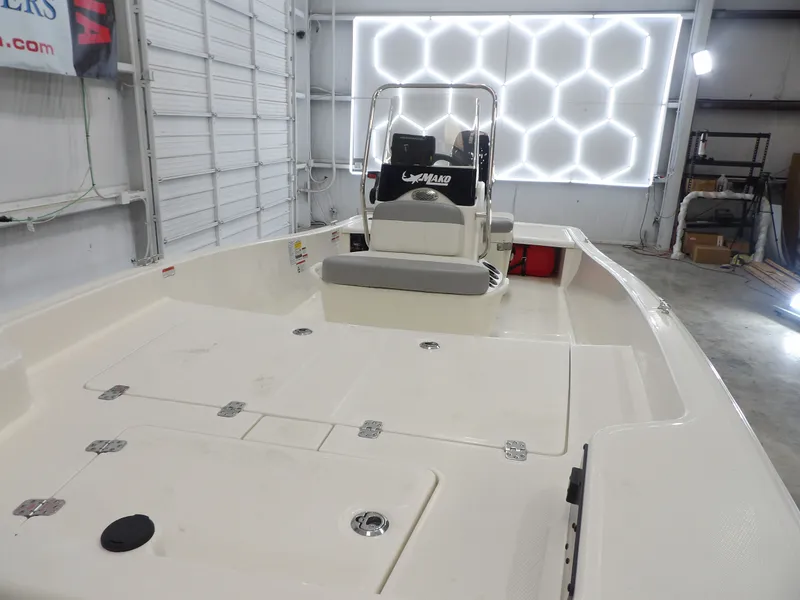 Slide: The Image of Mako Pro Skiff 15 CC 2022 - 9