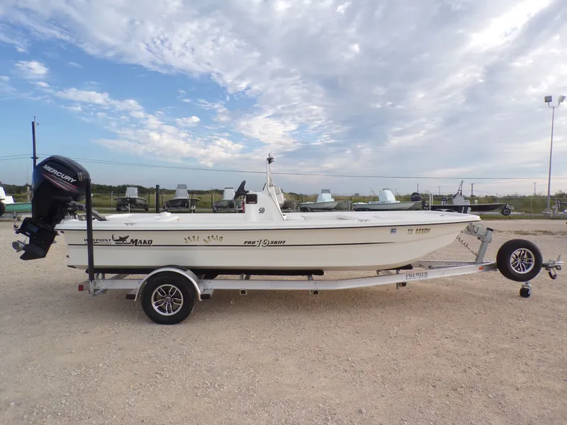 Slide: The Image of Mako Pro Skiff 19 CC 2017 - 8