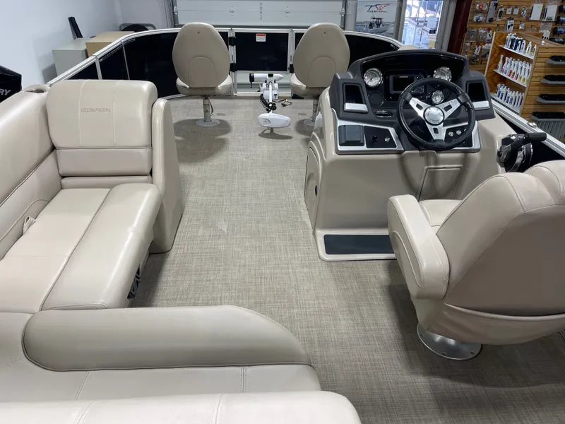 Slide: The Image of Ranger RP200F 2017 - 33