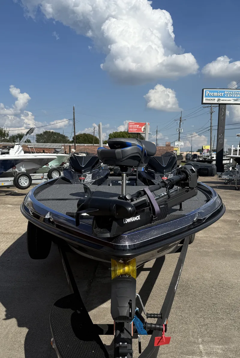 Slide: The Image of Ranger Z521R 2023 - 5