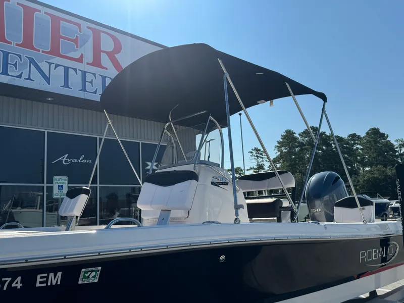 Slide: The Image of Robalo 206 Cayman 2019 - 28