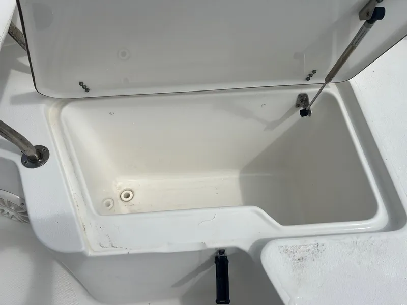 Slide: The Image of Sea Hunt Ultra 234 2013 - 15