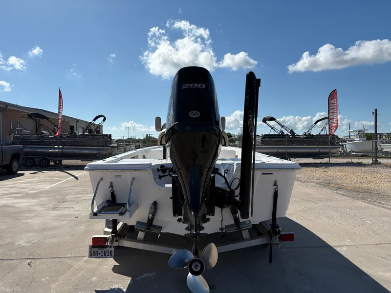 Slide: The Image of Sea Pro 228 2020 - 10