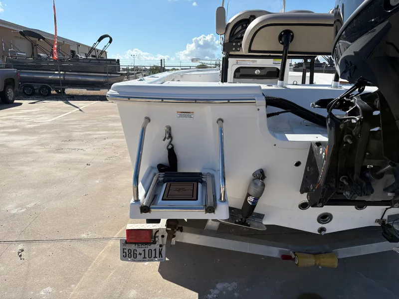 Slide: The Image of Sea Pro 228 2020 - 11