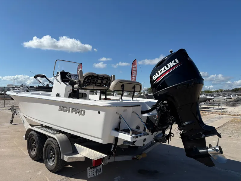 Slide: The Image of Sea Pro 228 2020 - 12