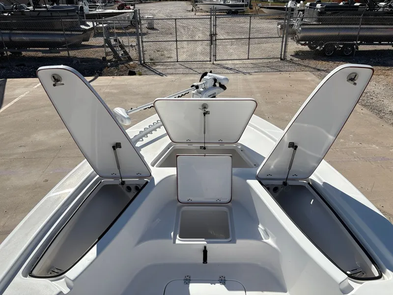 Slide: The Image of Sea Pro 228 2020 - 23