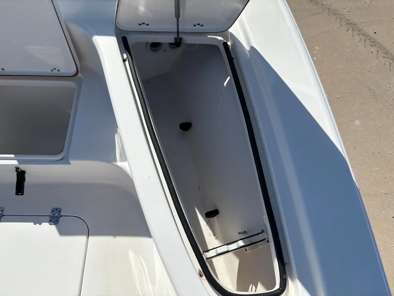 Slide: The Image of Sea Pro 228 2020 - 24