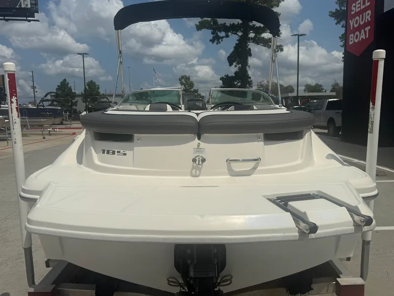 Slide: The Image of Sea Ray 185 Sport 2011 - 10
