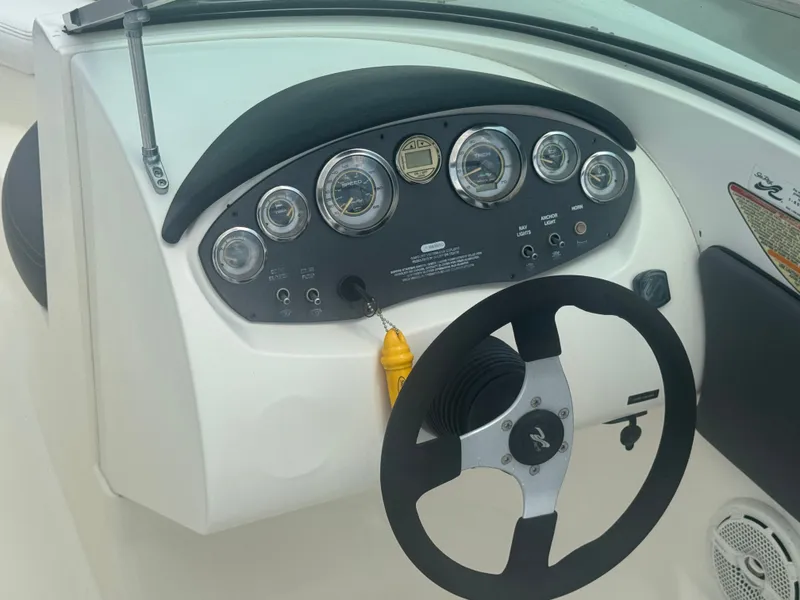 Slide: The Image of Sea Ray 185 Sport 2011 - 14