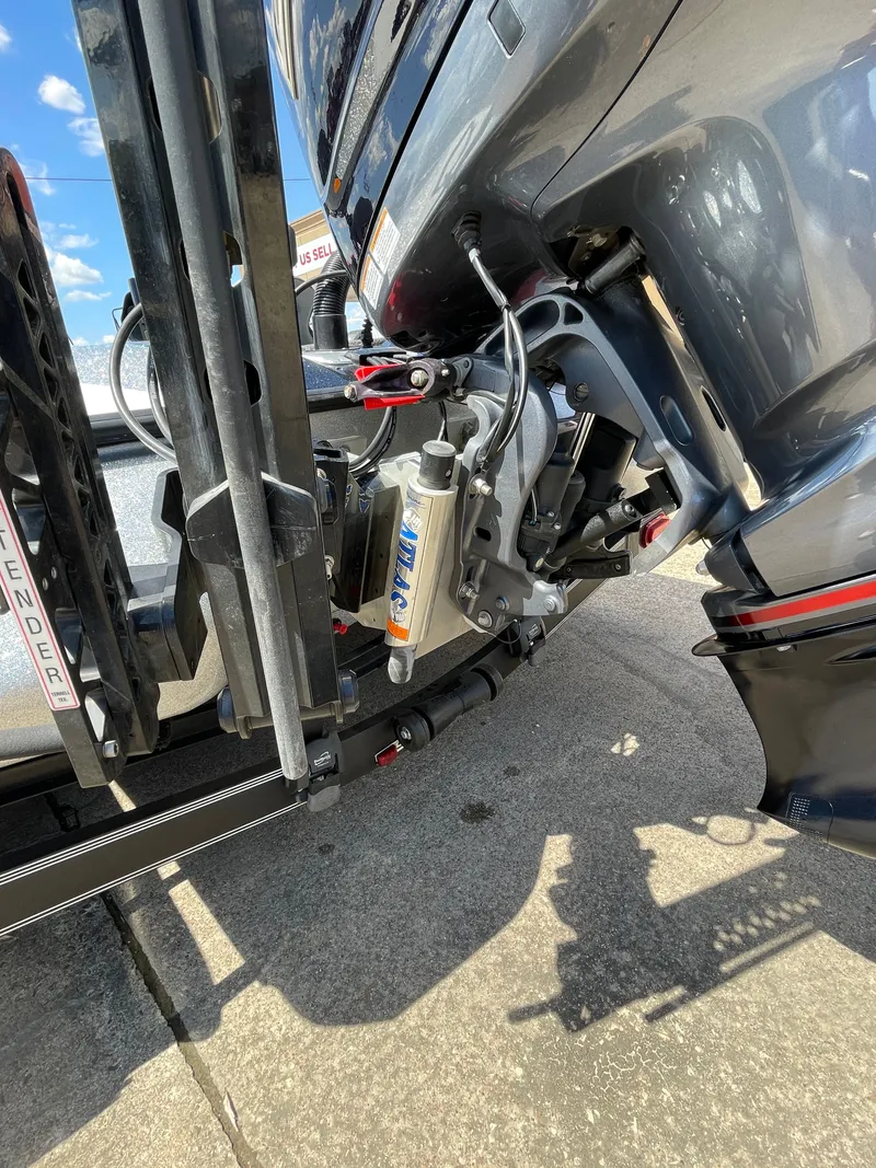 Slide: The Image of Skeeter FXR21 LE 2023 - 11