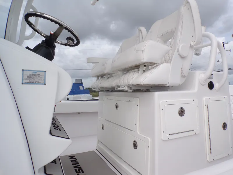 Slide: The Image of Sportsman Masters 267 Bay Boat 2021 - 58