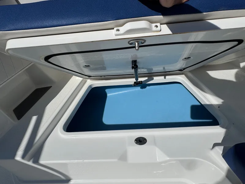 Slide: The Image of Tahoe 2150 CC 2020 - 19