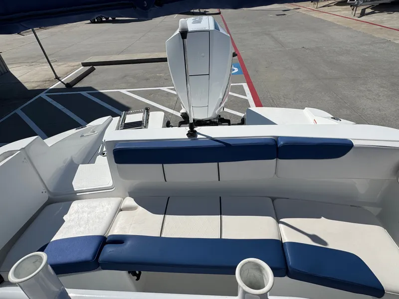 Slide: The Image of Tahoe 2150 CC 2020 - 23