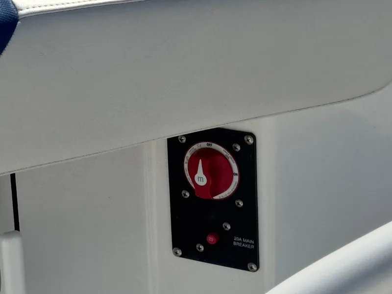 Slide: The Image of Tahoe 2150 CC 2020 - 24