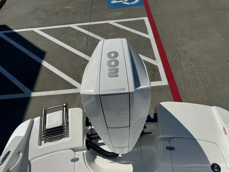 Slide: The Image of Tahoe 2150 CC 2020 - 25