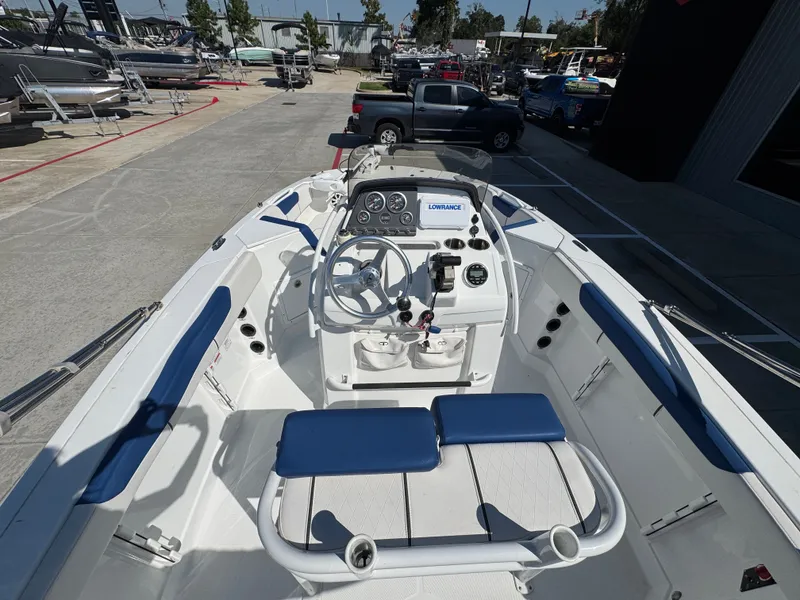 Slide: The Image of Tahoe 2150 CC 2020 - 26